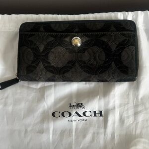 Coach Gramercy Signature Stitch  OP Art Accordion Zip Wallet Rare